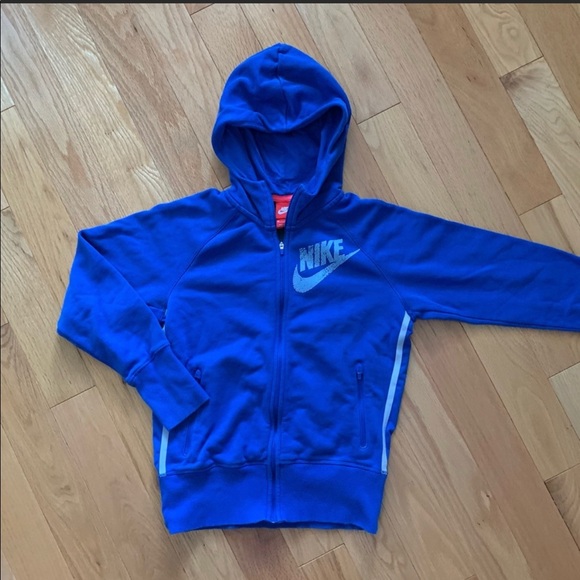 10/10 ⭐️ NWOT sz M Nike zipper hoodie - Picture 2 of 3